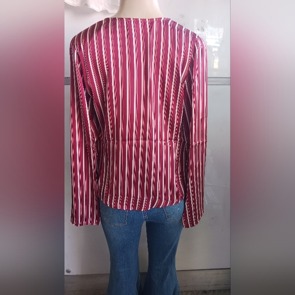 Top - Picture 2 of 2